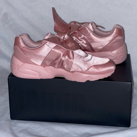 *WORN TWICE* SIZE 9 - PUMA FENTY BOW PINK 2017 *PRE-OWNED* - Picture 4 of 16
